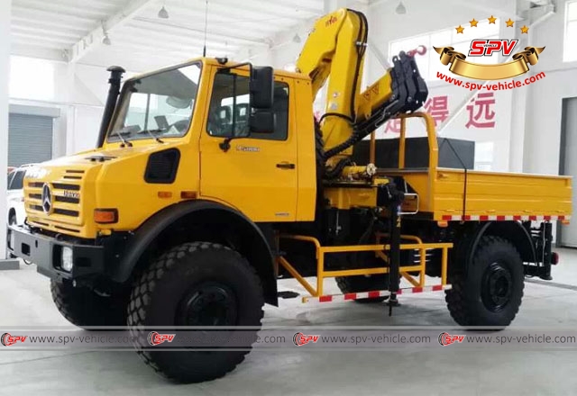 Mercedes Benz Truck Mounted Crane LF 1